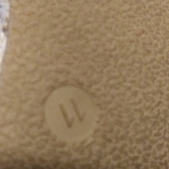 Women's shoes - Picture 4 of 6